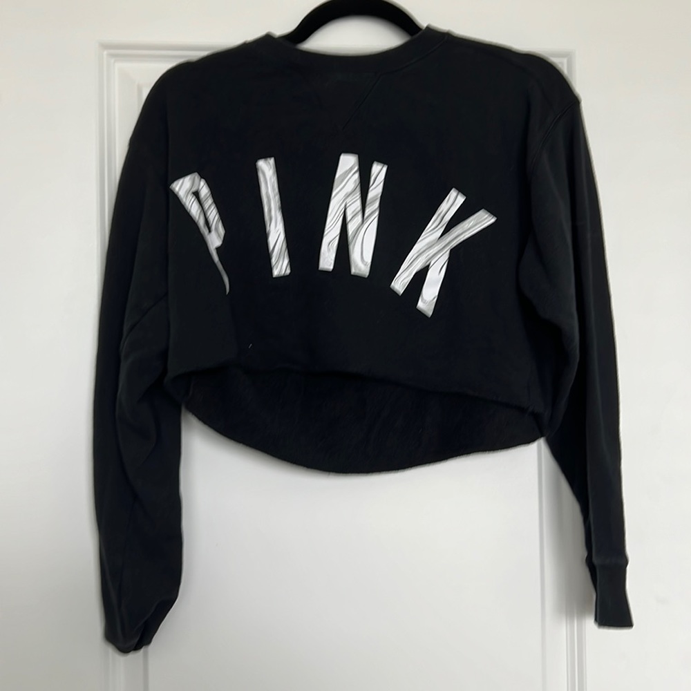 Cropped VS pink sweatshirt